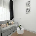 Lägenhet Comfortable With Parking In By Renters