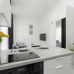 Apartamento Comfortable With Parking In By Renters Estetino