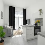 Comfortable With Parking In By Renters Apartamento