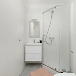 Comfortable With Parking In By Renters Lägenhet *