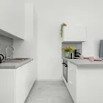 Comfortable With Parking In By Renters * Estetino