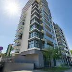 Comfortable With Parking In By Renters Apartamento
