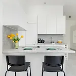 Comfortable With Parking In By Renters