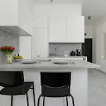 Comfortable With Parking In By Renters Apartamento *