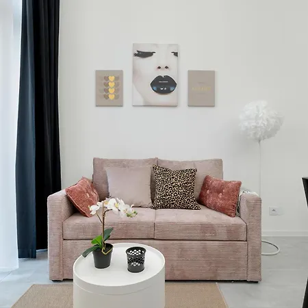 Comfortable With Parking In By Renters Apartament Szczecin