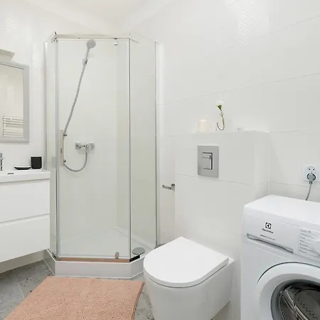 Apartament Comfortable With Parking In By Renters