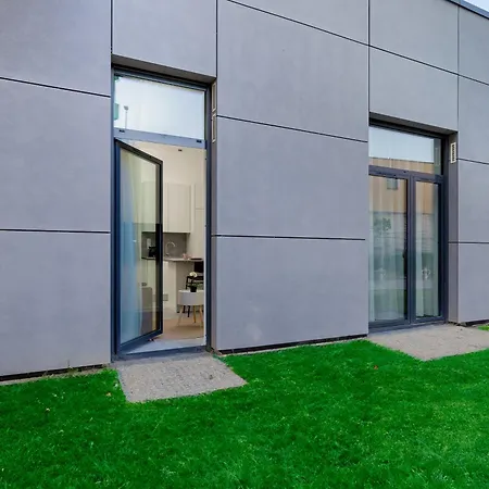 Comfortable With Parking In By Renters * شتشيتسين