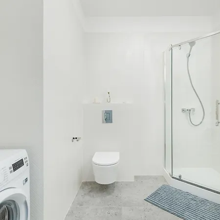Comfortable With Parking In By Renters Szczecin