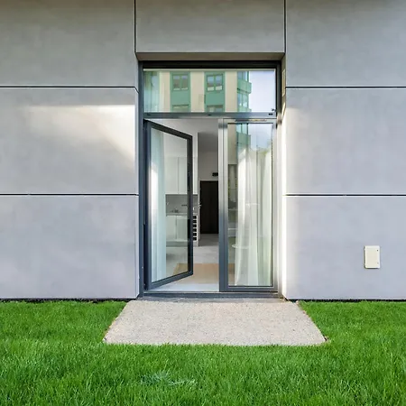 Comfortable With Parking In By Renters شقة *