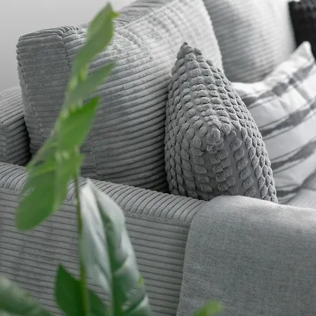 Comfortable With Parking In By Renters * شتشيتسين