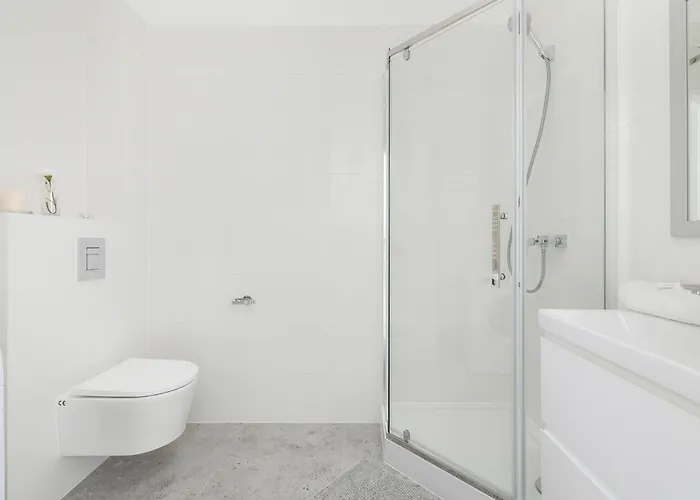 Comfortable With Parking In By Renters *