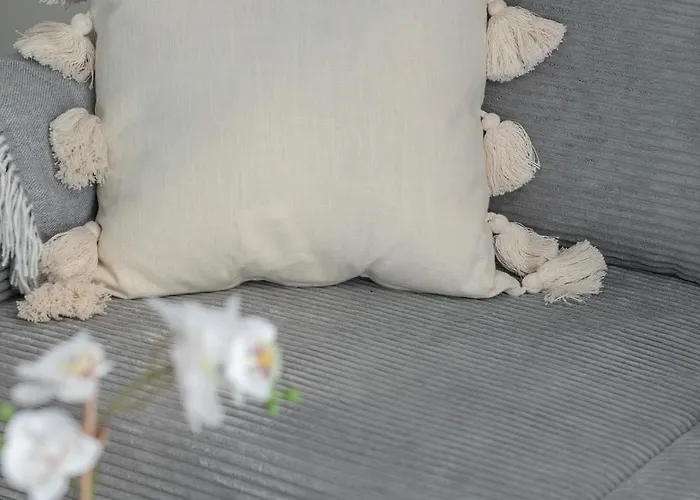 Apartamento Comfortable With Parking In By Renters