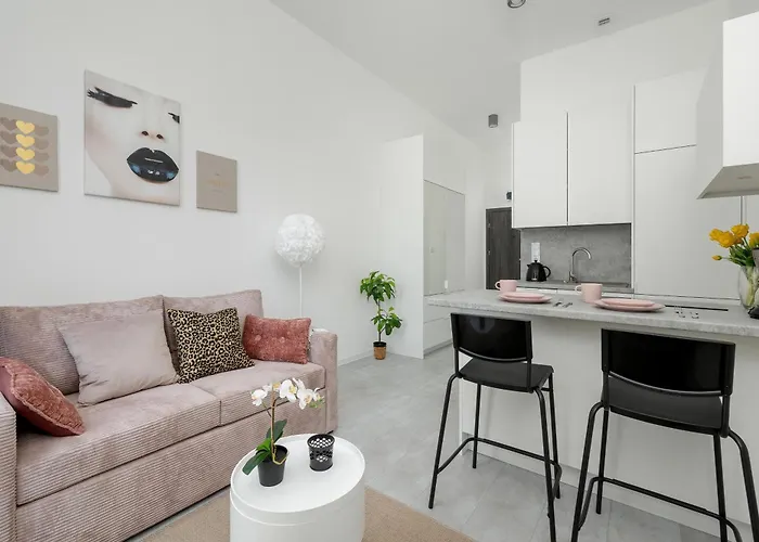 شقة Comfortable With Parking In By Renters