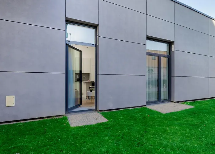 Comfortable With Parking In By Renters * شتشيتسين