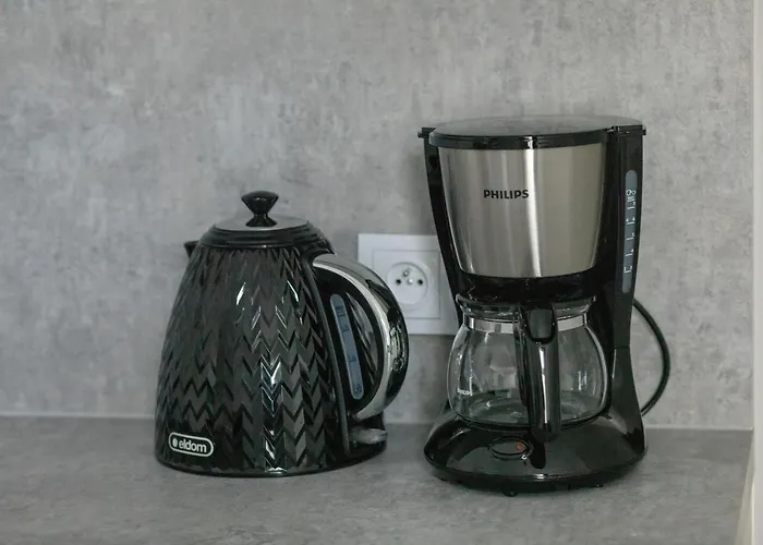 Comfortable With Parking In By Renters Apartament